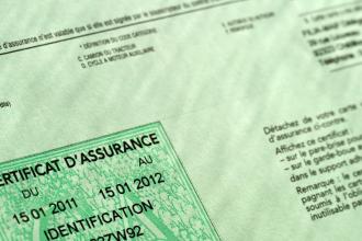 Est-ce que la vignette de l'assurance est obligatoire sur le pare-brise ?